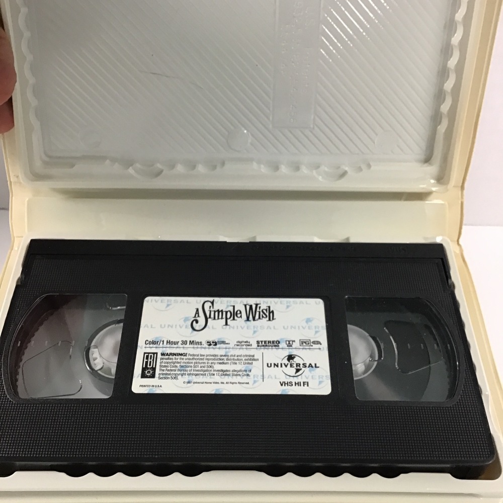 A Simple Wish VHS 1997 Martin Short Mara Wilson Universal Clamshell Case Movie - Picture 3 of 3